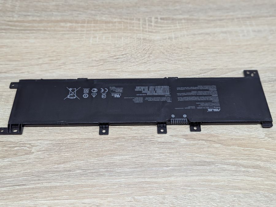 Б/В Оригінальна акумуляторна батарея Asus B31N1635