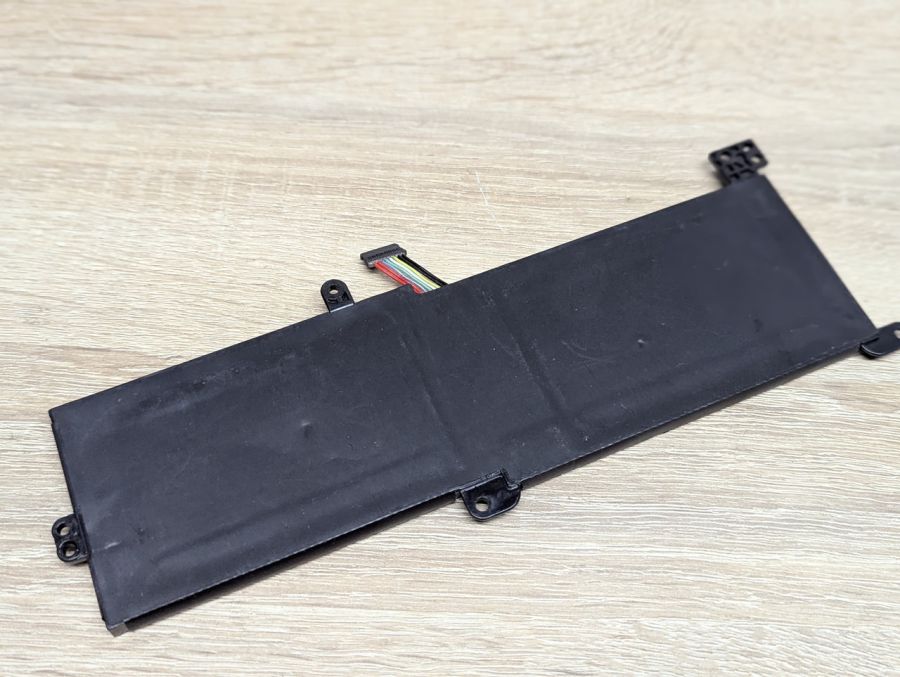 Б/В Оригінальний акумулятор Lenovo L16M2PB1