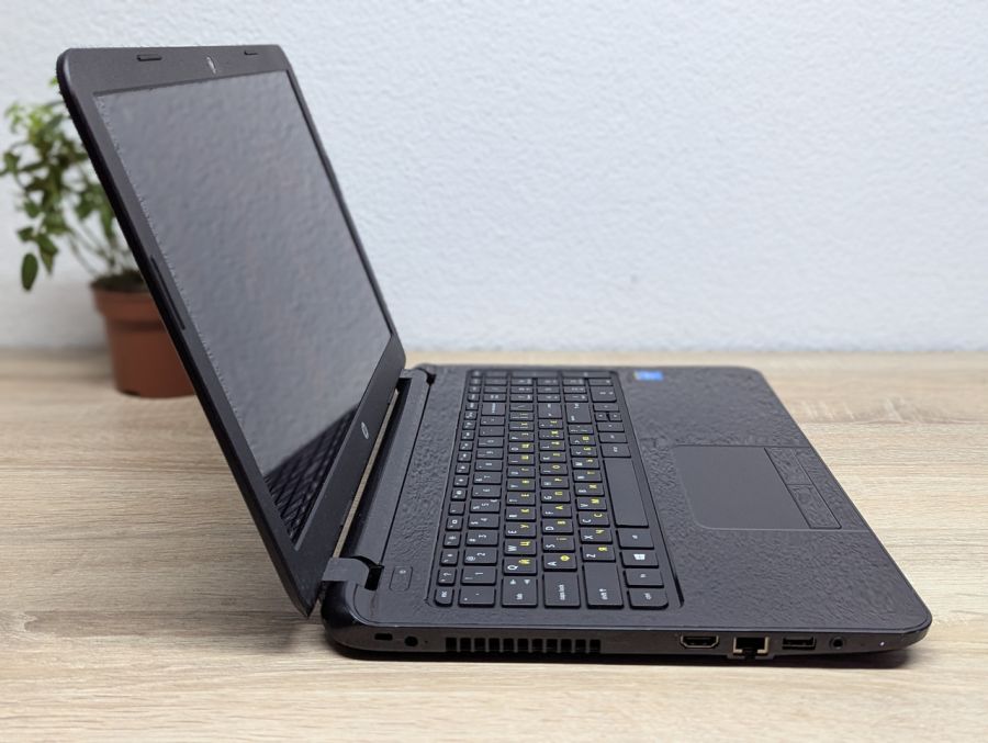 Ноутбук Б/В HP Notebook 15, Intel Celeron N2840, DDR3 8 GB, SSD 128GB, 15.6" HD