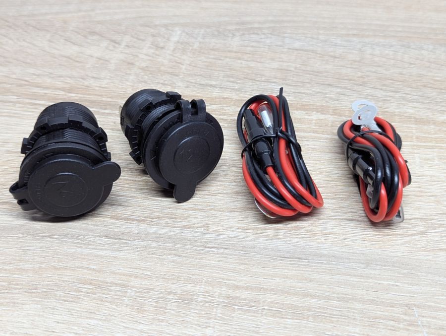 Новий Гніздо прикурювача 12 вольт 2шт