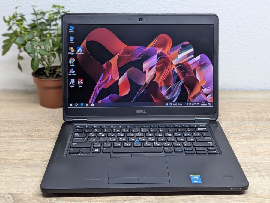 Ноутбук Б/В Dell Latitude E5450, Intel Core i3-5010U, DDR3 8 GB, SSD 128GB, 14" HD