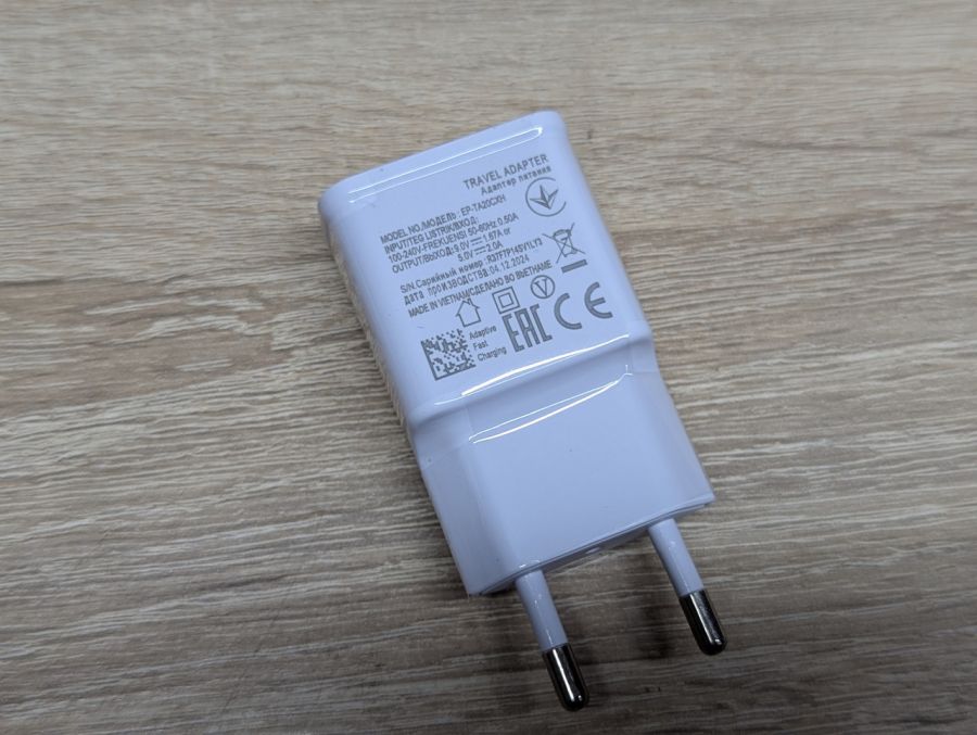 Новий Блок живлення з USB-кабелем EP-TA20EWE