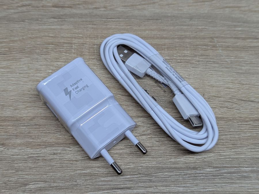 Новий Блок живлення з USB-кабелем EP-TA20EWE