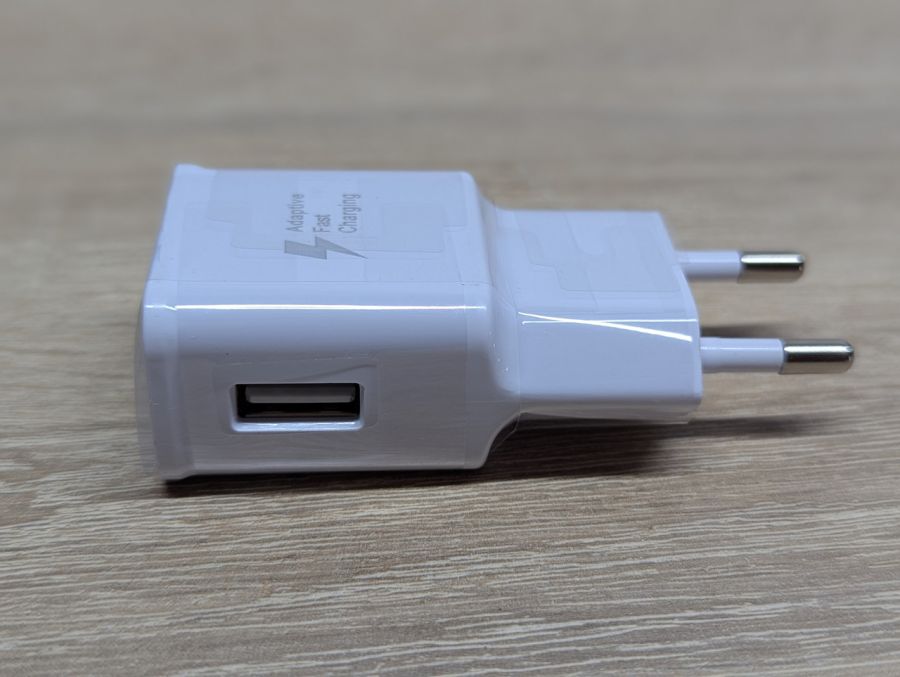 Новий Блок живлення з USB-кабелем EP-TA20EWE