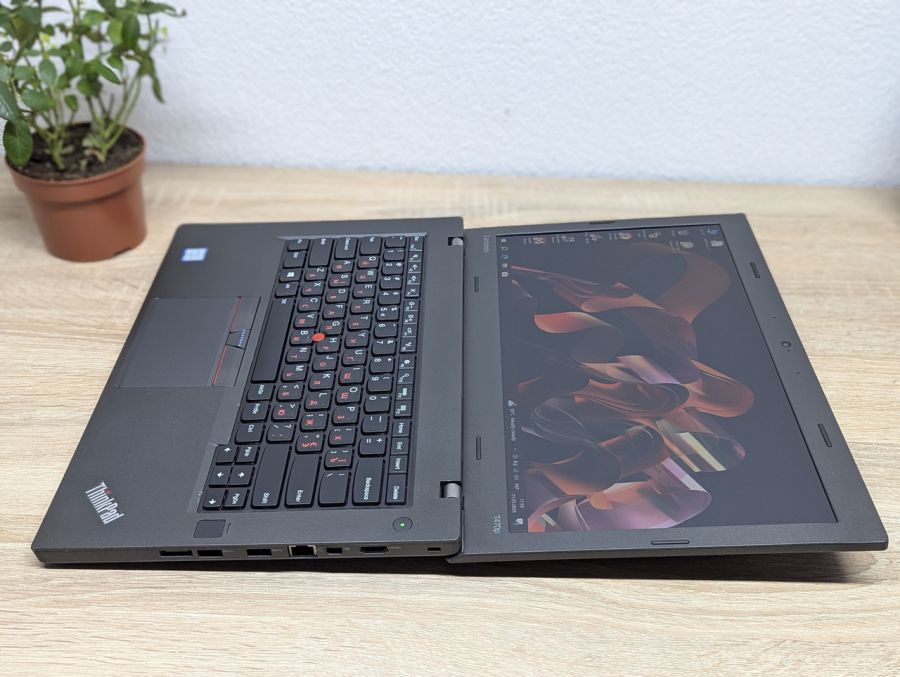 Ноутбук Б/В Lenovo ThinkPad T470P, Intel Core i5-7300HQ, DDR4 8 GB, SSD 128GB, 14" Full HD