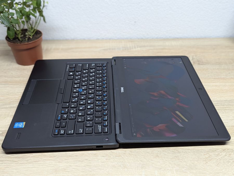 Ноутбук Б/В Dell Latitude E5450, Intel Core i5-5300U, DDR3 8 GB, SSD 128GB, 14" HD