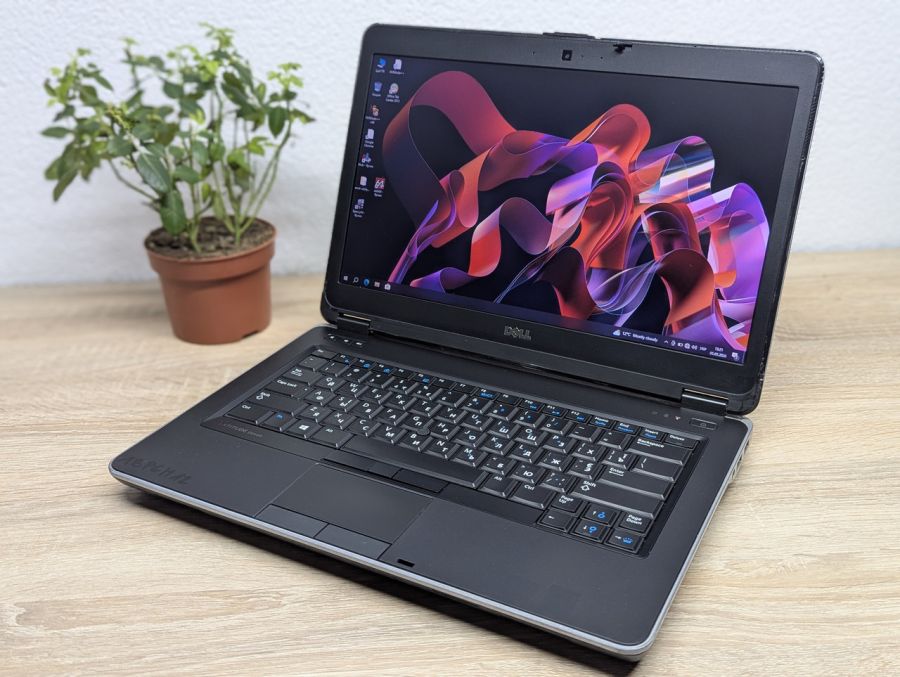 Ноутбук Б/В Dell Latitude E6440, Intel Core i5-4310M, DDR3 8 GB, SSD 256GB, AMD Radeon HD 8600M 2Gb, 14" HD