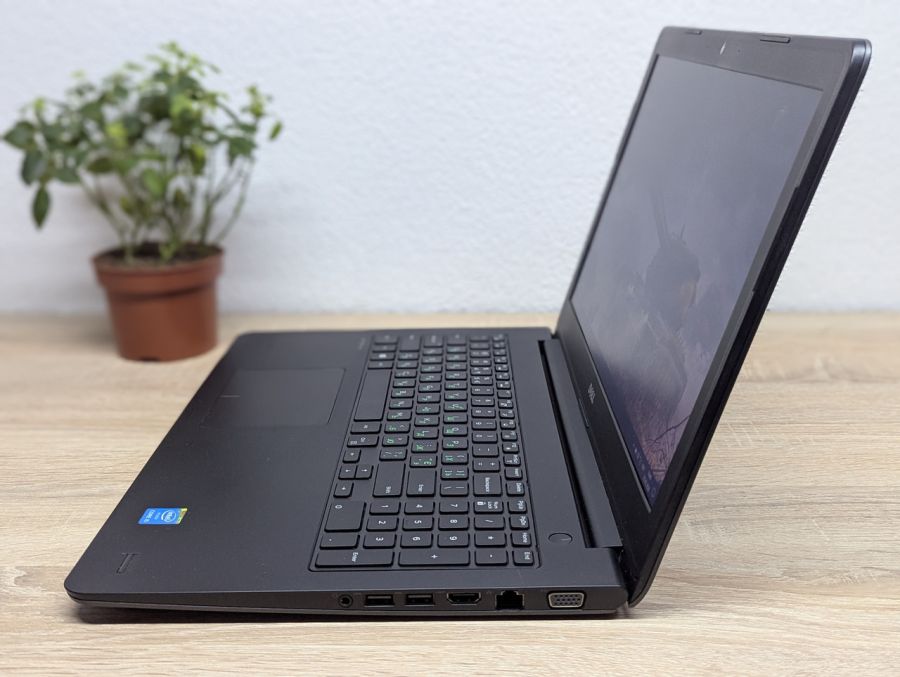 Ноутбук Б/В Dell Latitude 3550, Intel Core i5-5200U, DDR3 8 GB, SSD 120GB, 15.6" HD