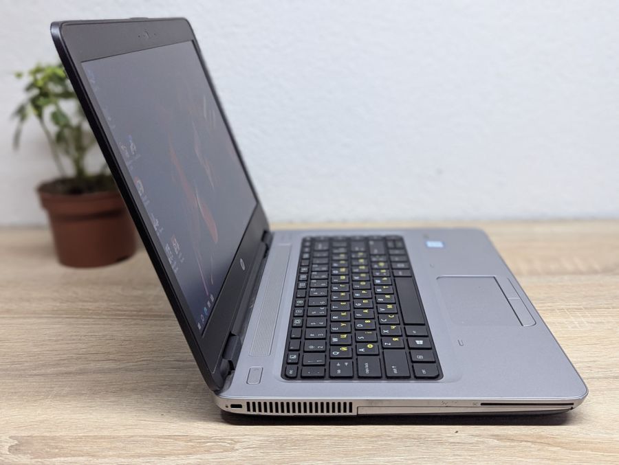 Ноутбук Б/В HP ProBook 640 G3, Intel Core i5-7300U, DDR3 8 GB, SSD 128GB, 14" HD