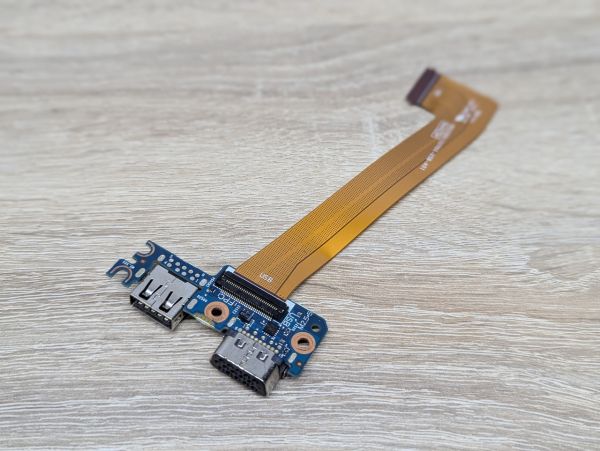 Б/В Додаткова плата портів USB та VGA зі шлейфом для ноутбука HP 850 G3,840 G3, 745 G3,755 G3