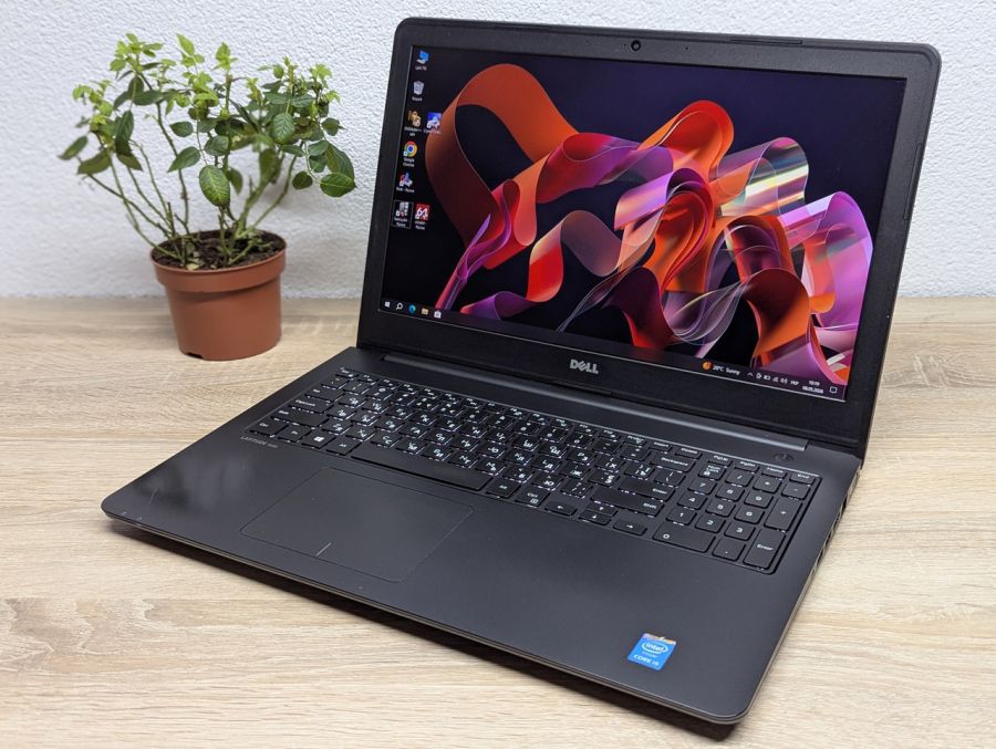 Ноутбук Б/В Dell Latitude 3550, Intel Core i5-5200U, DDR3 8GB, SSD 256GB, NVIDIA GeForce 830M 2GB, 15.6" Full HD