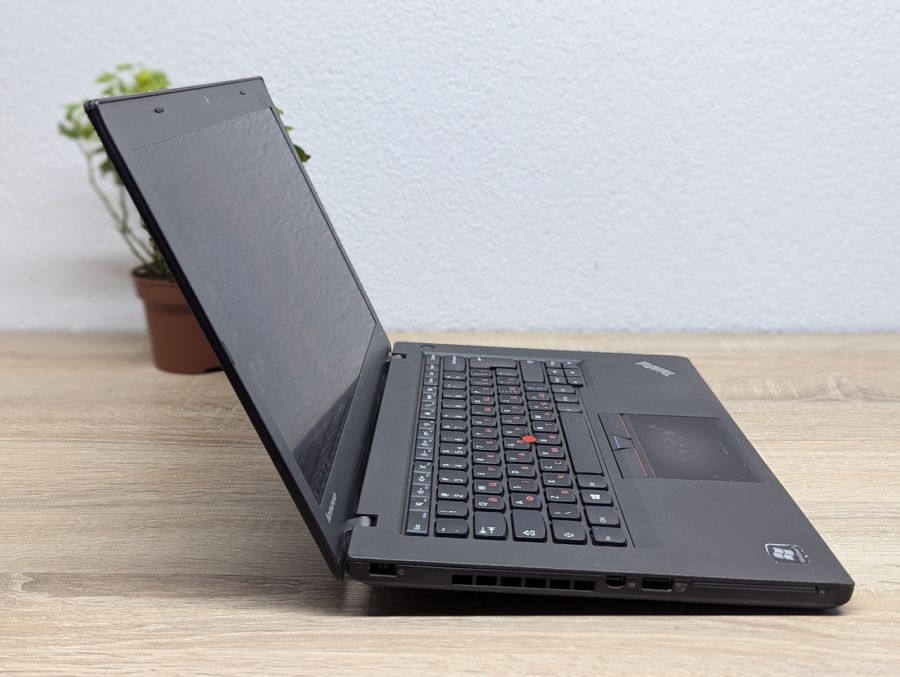 Ноутбук Б/В Lenovo ThinkPad T450, Intel Core i5-5300U, DDR3 8 GB, SSD 128GB, 14" HD