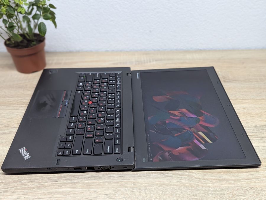Ноутбук Б/В Lenovo ThinkPad T450, Intel Core i5-5200U, DDR3 8 GB, SSD 128GB, 14" HD