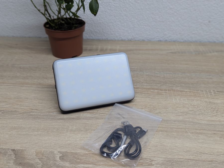 Новий Кемпінговий LED-ліхтар Eventek з функцією Power Bank 20 000 мАг