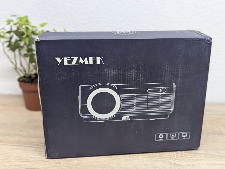 Новий Проектор Yezmek V7