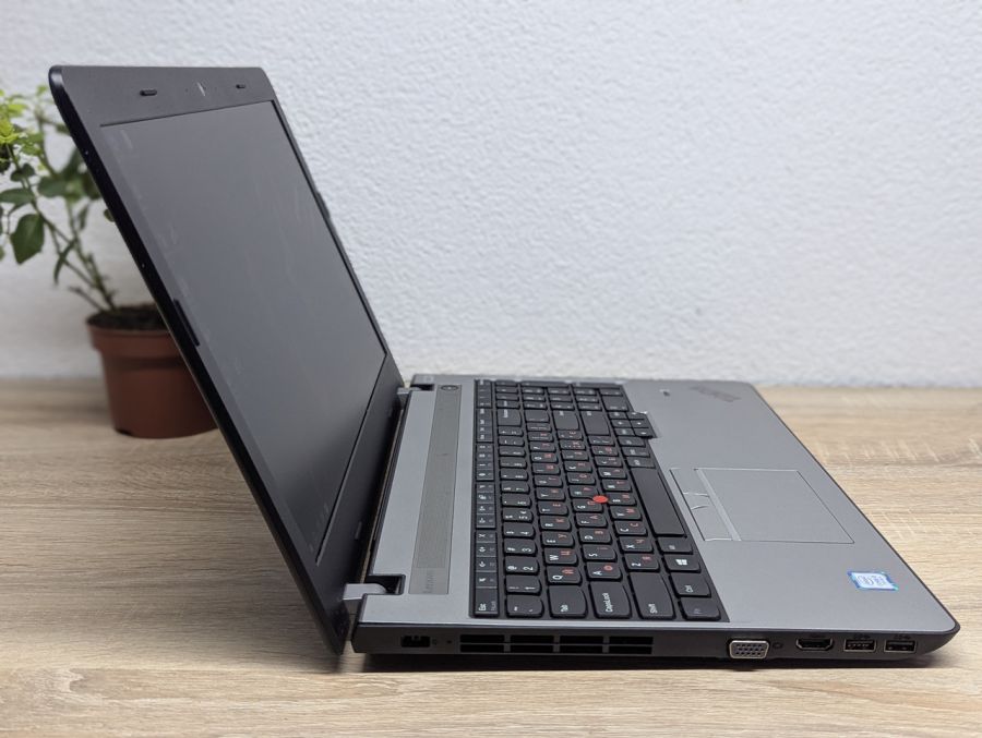Ноутбук Б/В Lenovo ThinkPad E570, Intel Core i3-7100U, DDR4 8GB, SSD 128GB, 15.6" Full HD