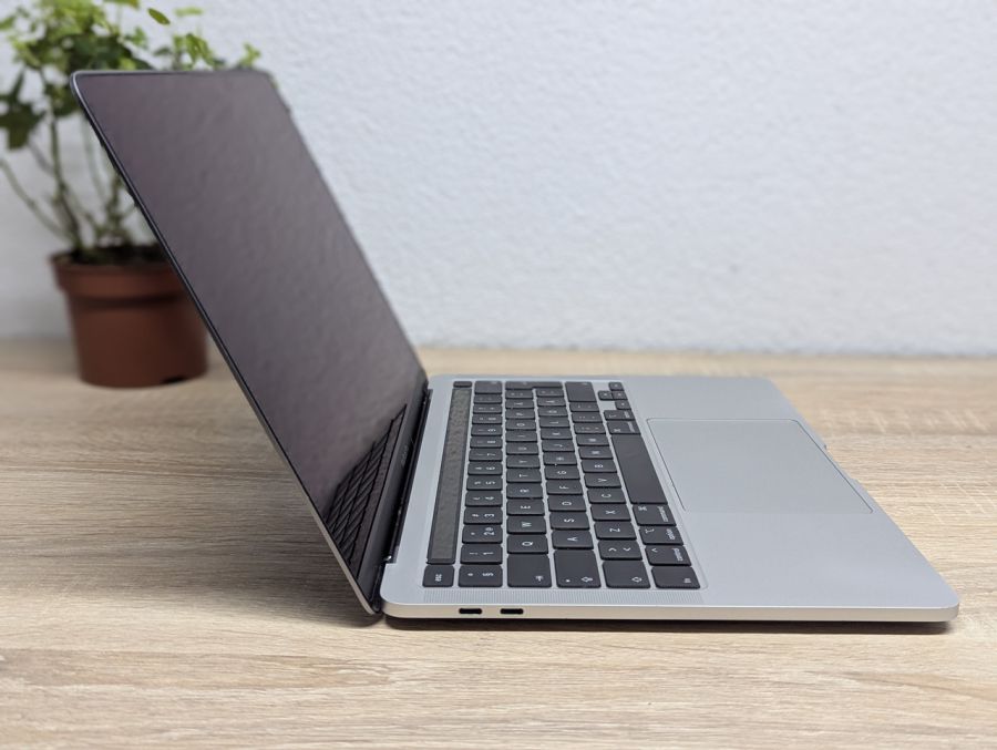 Ноутбук Б/В Apple MacBook Pro 13 2020 A2289, Intel Core i5-8257U, LPDDR3, SSD 256GB, 13"