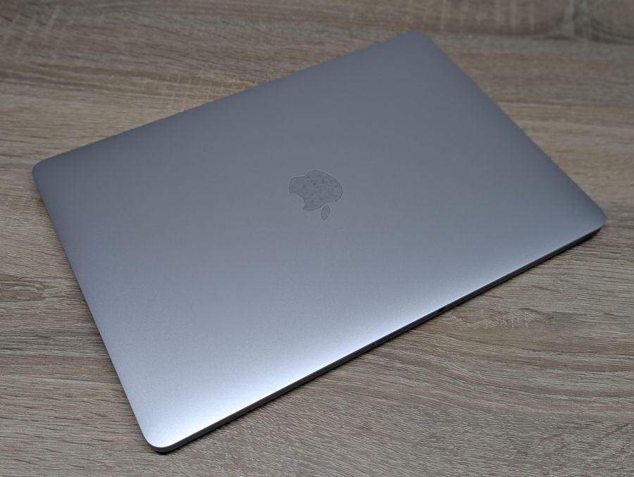 Ноутбук Б/В Apple MacBook Pro 13 2020, Intel Core i5-8257U, LPDDR3, SSD 512GB, 13" (2560x1600)