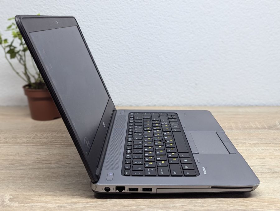 Ноутбук Б/В HP ProBook 640 G1, Intel Core i5-4300M, DDR3 8 GB, SSD 120GB, 14" HD