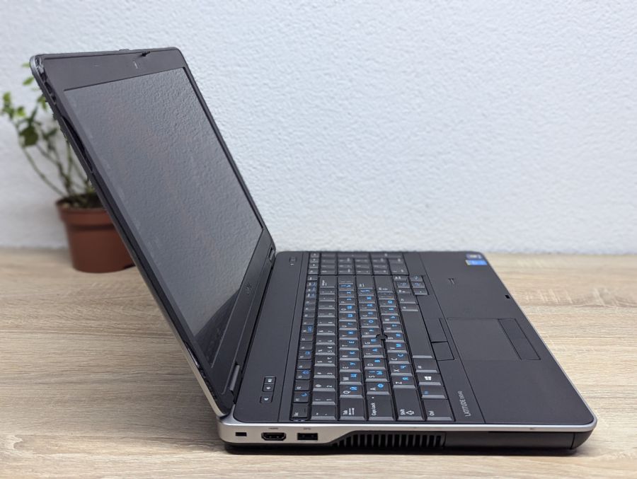 Ноутбук Б/В Dell Latitude E6540, Intel Core i5-4310M, DDR3 8 GB, SSD 256GB, AMD Radeon HD 8790M 2Gb, 15.6" Full HD