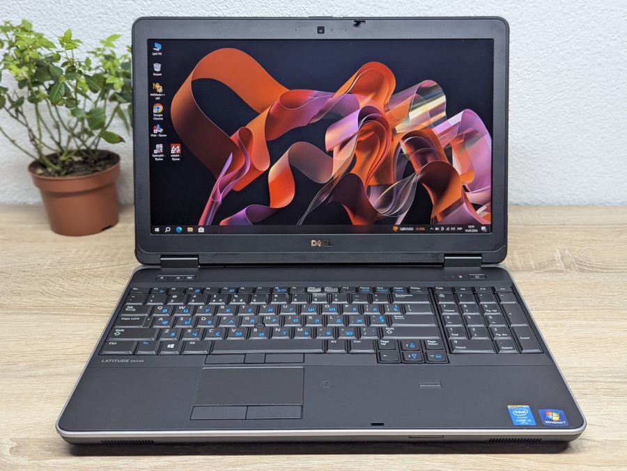 Ноутбук Б/В Dell Latitude E6540, Intel Core i5-4310M, DDR3 8 GB, SSD 256GB, AMD Radeon HD 8790M 2Gb, 15.6" Full HD