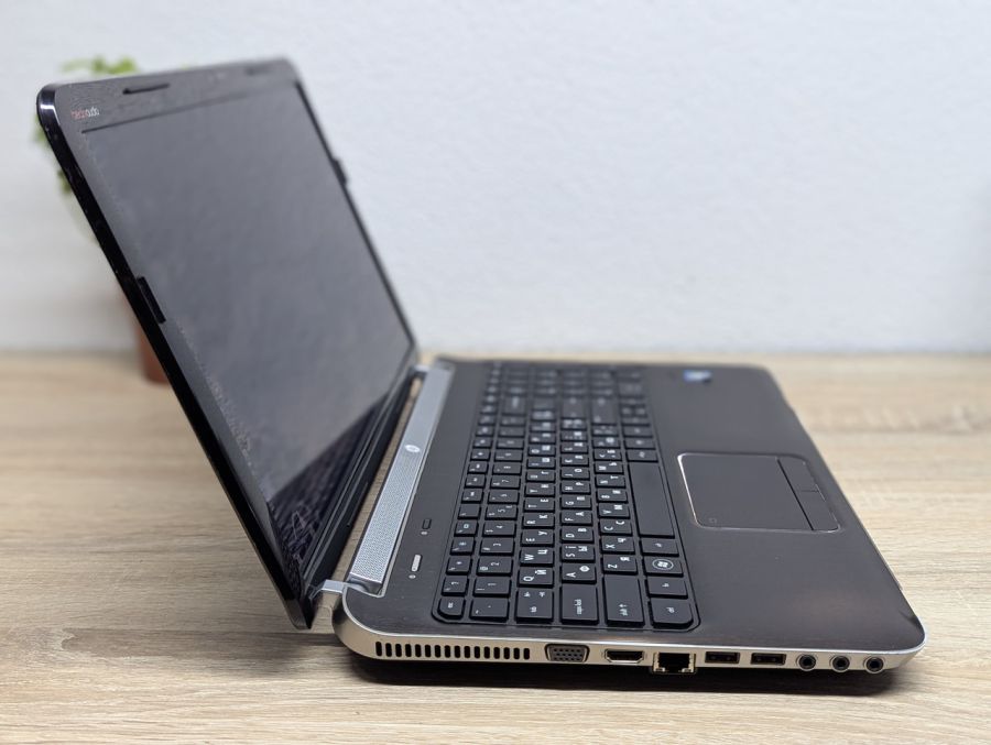 Ноутбук Б/В HP Pavilion dv6, Intel Core i7-2630QM, DDR3 8 GB, SSD 256GB, AMD Radeon HD 6700, 15.6" HD