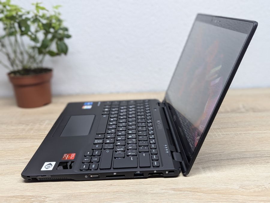 Ноутбук Б/В Fujitsu LifeBook U9311X, Intel Core i5-1135G7U, DDR4 16 GB, SSD 256GB, 13" Full HD Сенсор
