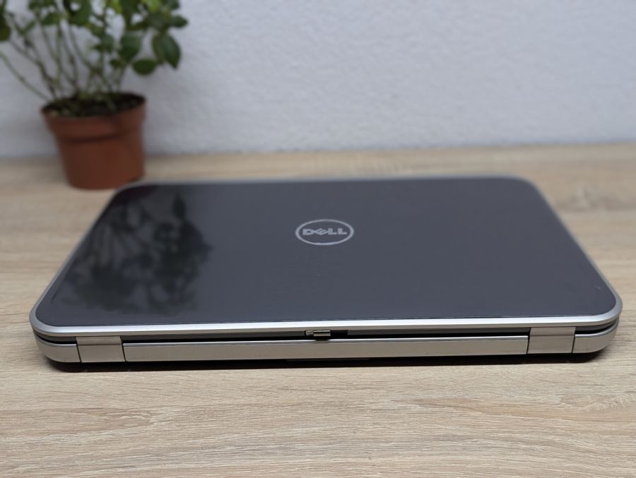Ноутбук Б/В Dell Inspiron 5520, Intel Core i5-3210U, DDR3 8 GB, SSD 128GB, AMD Radeon HD 7600M 1Gb, 15.6" HD