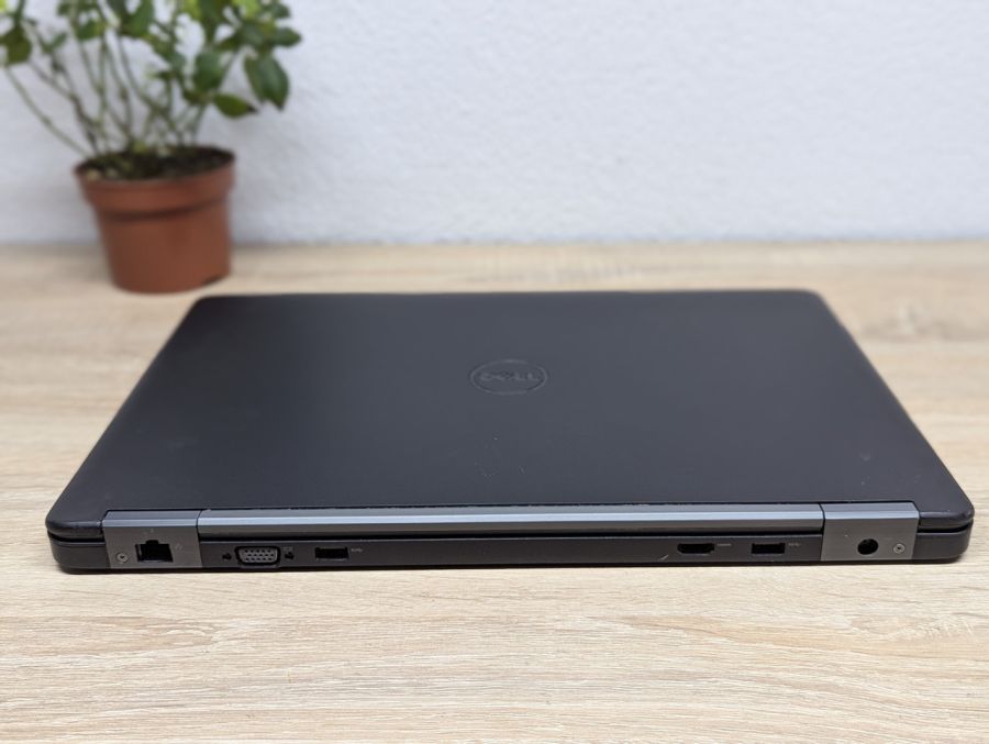 Ноутбук Б/В Dell Latitude E5550, Intel Core i5-5300U, DDR3 8 GB, SSD 128GB, 15.6" Full HD