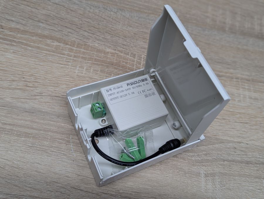 Новий Імпульсний блок живлення для систем відеоспостереження 12V 2A