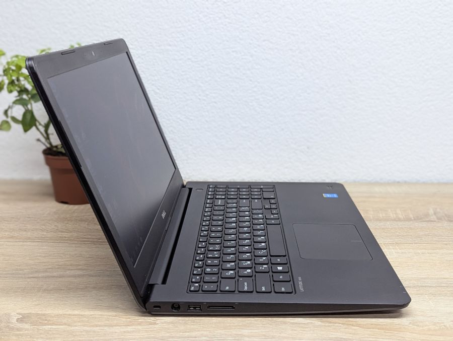 Ноутбук Б/В Dell Latitude 3550, Intel Core i5-5200U, DDR3 8 GB, SSD 128GB, NVIDIA GeForce 830M 2Gb, 15.6"