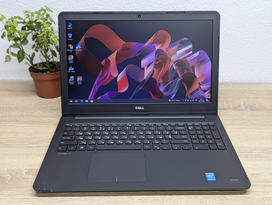 Ноутбук Б/В Dell Latitude 3550, Intel Core i5-5200U, DDR3 8 GB, SSD 128GB, NVIDIA GeForce 830M 2Gb, 15.6"