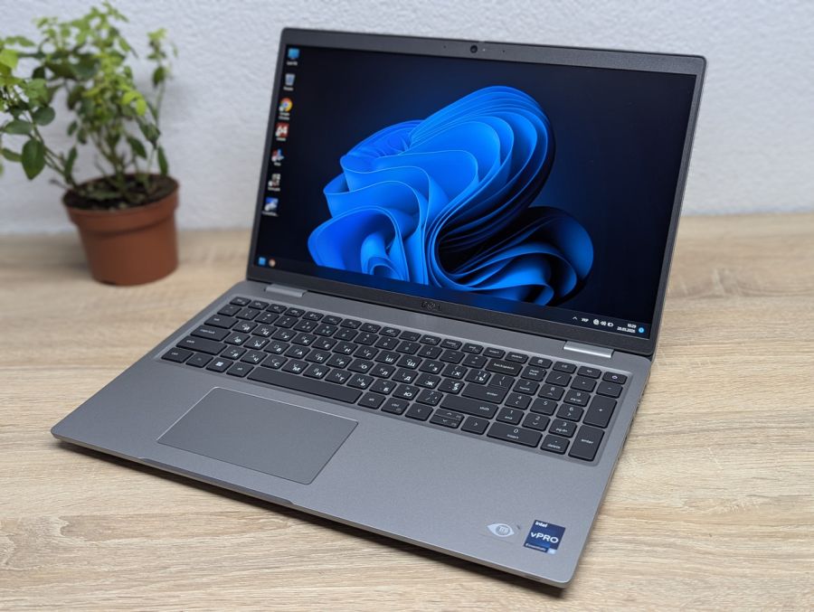 Ноутбук Б/В Dell Latitude 5530, Intel Core i5-1235U, DDR4 16 GB, SSD 512GB, 15.6" Full HD