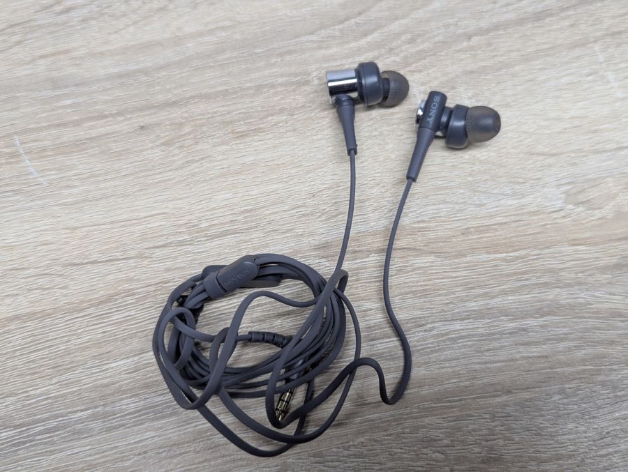 Новий Навушники дротові Sony MDR-XB55AP Extra Bass з мікрофоном