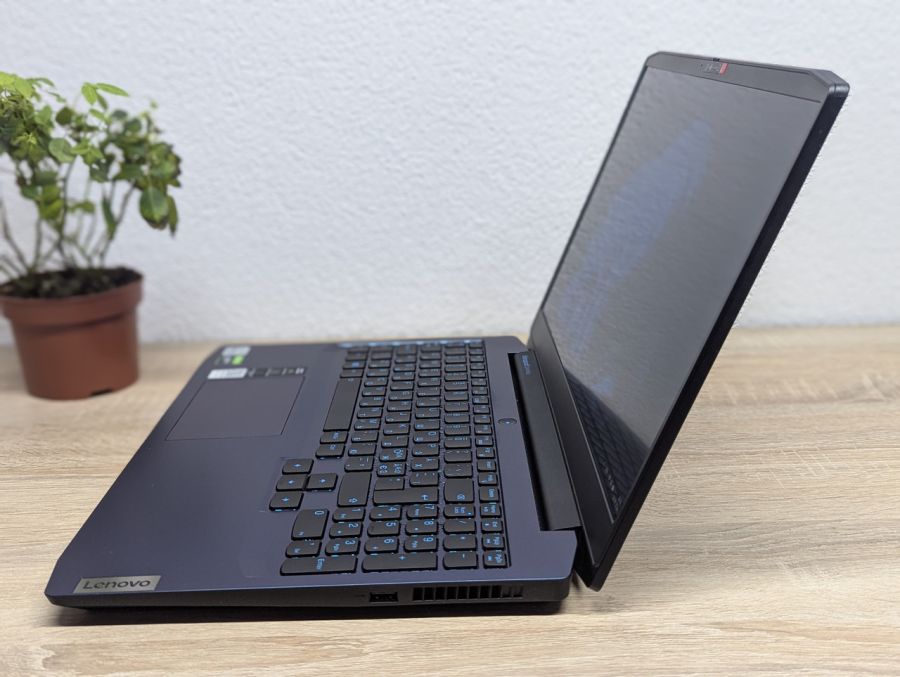 Ноутбук Б/В Lenovo IdeaPad Gaming 3 15IMH05, Intel Core i5-10300H, DDR4 16 GB, SSD 512GB + SSD 512GB, NVIDIA GeForce GTX 1650 4Gb, 15" Full HD