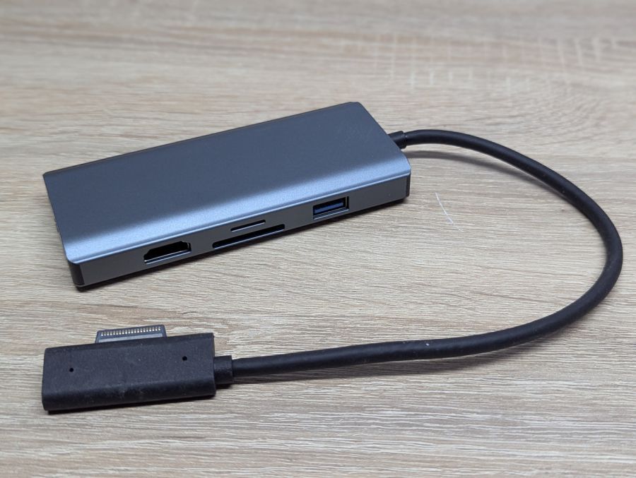 Новий USB-хаб 10в1 для пристроїв Microsoft Surface