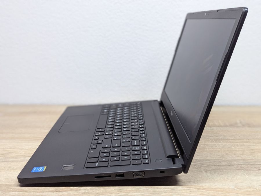 Ноутбук Б/В Dell Vostro 3560, Intel Core i3-5005U, DDR3 8 GB, SSD 128GB, 15.6" HD