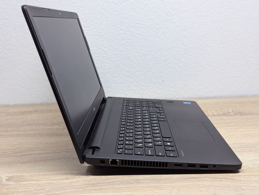 Ноутбук Б/В Dell Vostro 3560, Intel Core i3-5005U, DDR3 8 GB, SSD 128GB, 15.6" HD