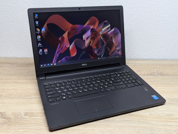 Ноутбук Б/В Dell Vostro 3560, Intel Core i3-5005U, DDR3 8 GB, SSD 128GB, 15.6" HD