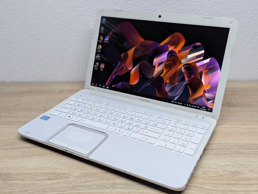 Ноутбук Б/В Toshiba Satellite L850, Intel Core i7-3630QM, DDR3 8 GB, SSD 256GB, AMD Radeon HD 7600M, 15.6" HD