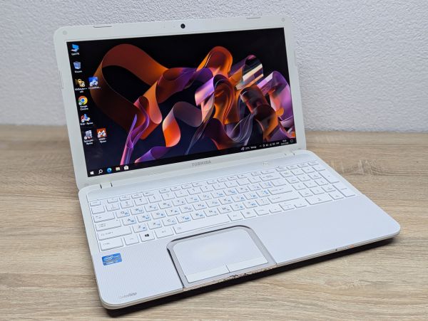 Ноутбук Б/В Toshiba Satellite L850, Intel Core i7-3630QM, DDR3 8 GB, SSD 256GB, AMD Radeon HD 7600M, 15.6" HD