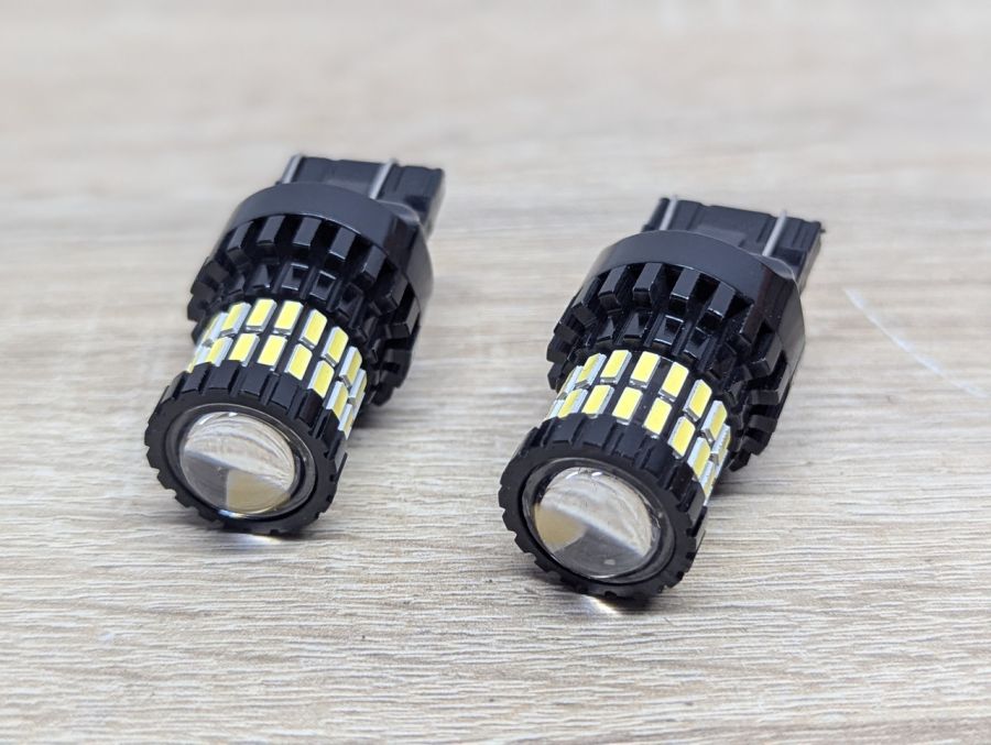 Новий Автомобільні світлодіодні LED-лампи Oushi T20 W21\5W,7443
