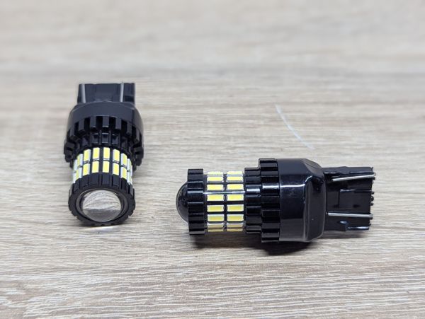 Новий Автомобільні світлодіодні LED-лампи Oushi T20 W21\5W,7443