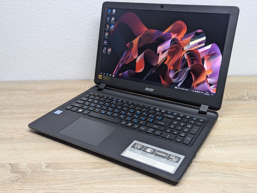 Ноутбук Б/В Acer Aspire ES1-572, Intel Core i5-6200U, DDR3 8 GB, SSD 256GB, 15.6" Full HD