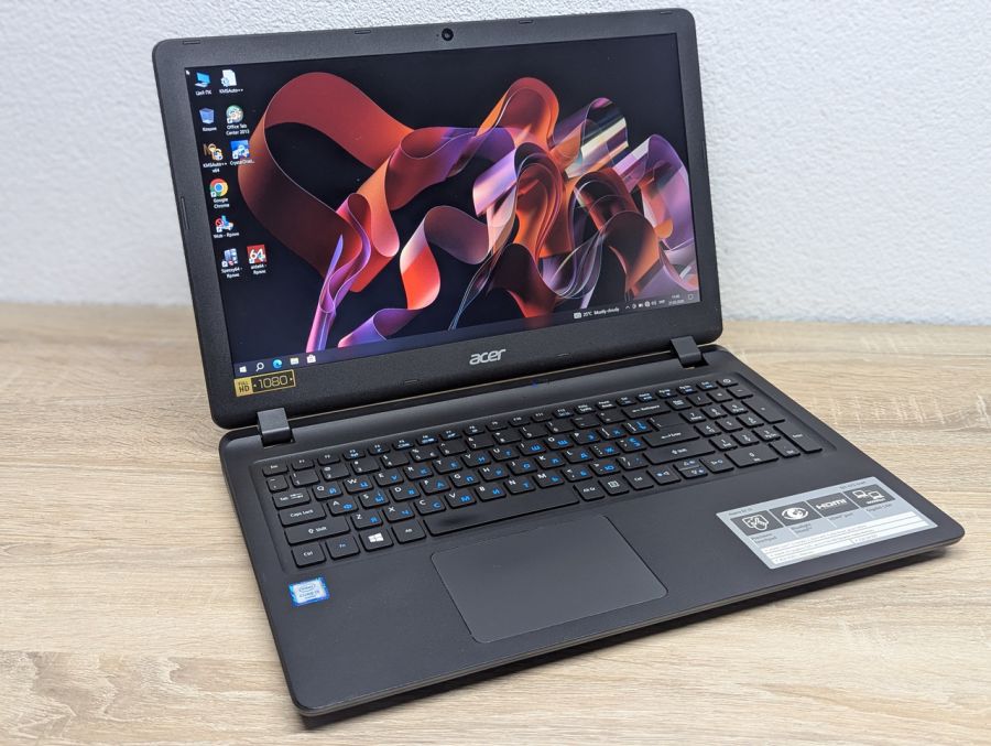 Ноутбук Б/В Acer Aspire ES1-572, Intel Core i5-6200U, DDR3 8 GB, SSD 256GB, 15.6" Full HD
