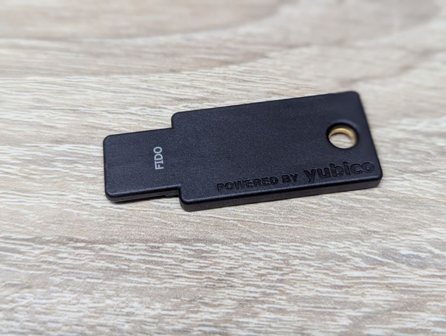 Новий Ключ безпеки Yubico Security Key C NFC