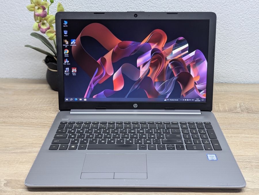 Ноутбук Б/В HP Notebook 250 G7, Intel Core i3-8130U, DDR4 8 GB, SSD 128GB, 15.6" Full HD