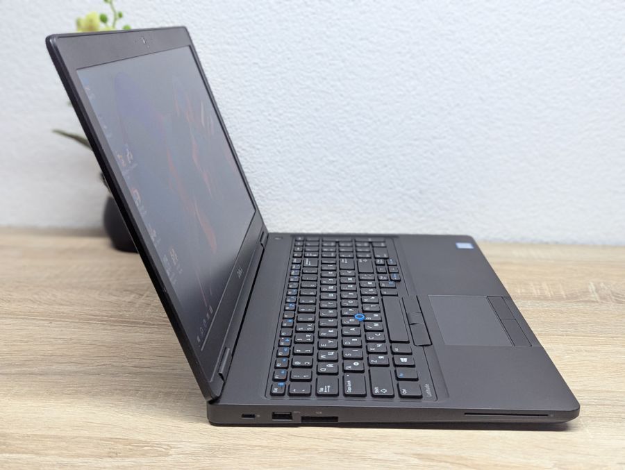 Ноутбук Б/В Dell Latitude 5580, Intel Core i5-6300U, DDR4 8 GB, SSD 256GB, 15.6" HD