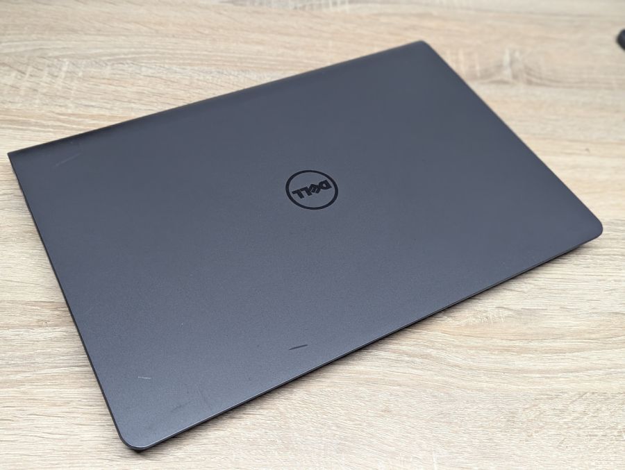 Ноутбук Б/В Dell Latitude 3550, Intel Core i5-5200U, DDR3 8 GB, SSD 128GB, NVIDIA GeForce 830M 2Gb, 15.6" Full HD