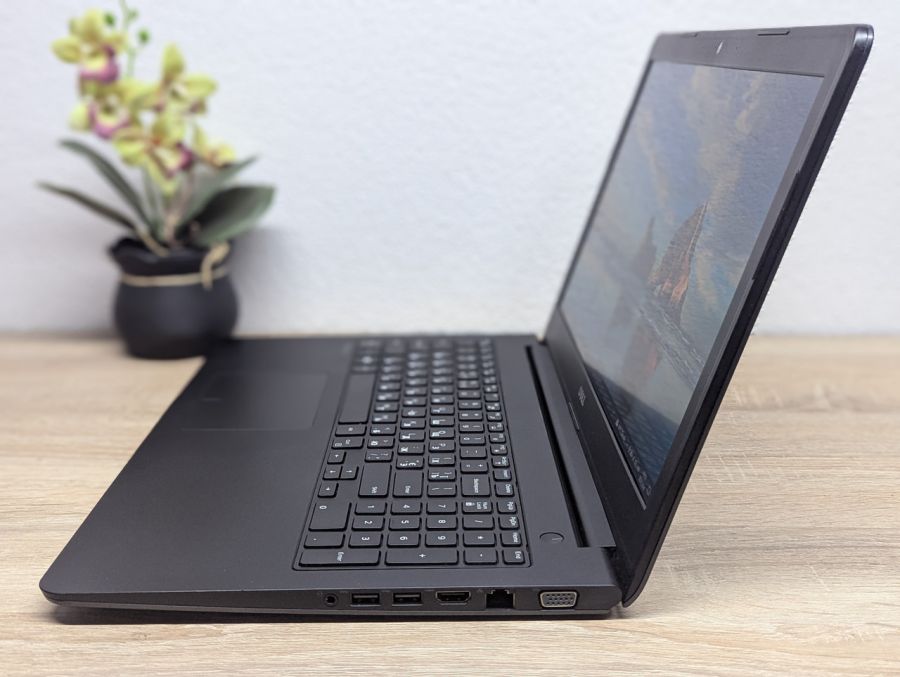 Ноутбук Б/В Dell Latitude 3550, Intel Core i5-5200U, DDR3 8 GB, SSD 128GB, NVIDIA GeForce 830M 2Gb, 15.6" Full HD
